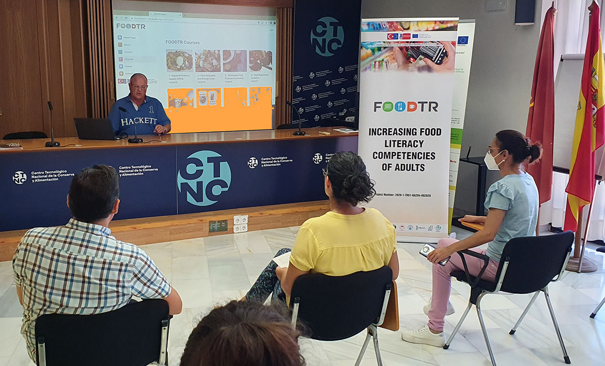 FOODTR Project dissemination activity was performed in Murcia, Spain